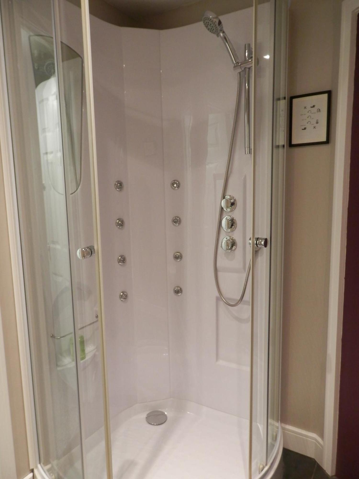 Bed and Breakfast Middle House Ковентри Номер фото